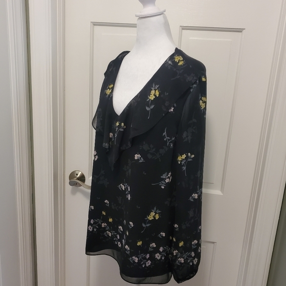 St. JOHN floral print Blouse Size Medium, Retail $795, silk, Sheer sleeves - Picture 6 of 12